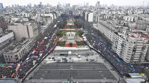 Pañuelos en las listas: verdes en Capital, celestes en el interior