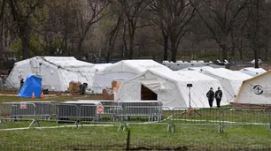 Instalaron un hospital de campaña en el Central Park para atender pacientes con coronavirus