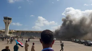 Atentado en Yemen: atacan al avión que llevaba al nuevo gabinete