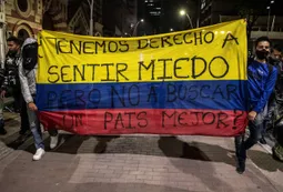 Un video de brutalidad policial desata una ola de protestas en Colombia