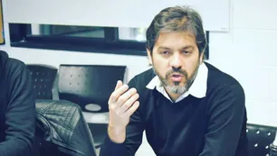 “Déjense de joder”, el mensaje de un funcionario de Axel Kicillof a la oposición antivacunas