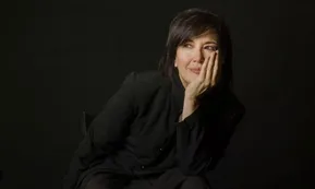 Borges y yo: Andrea Bonelli se sumerge en los textos borgianos bajo la dirección de Hanna Schygulla
