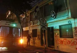 Escracharon el consulado argentino en Chile