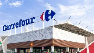 Auchan estaría evaluando nueva oferta por Carrefour