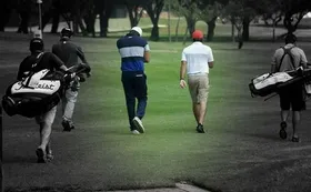 Juicios millonarios de caddies de golf ponen en jaque las finanzas de clubes centenarios