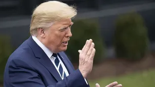 "La mayor operación masiva de deportación en la historia": Trump arrestó a "538 inmigrantes ilegales" y expulsó a otros "cientos"