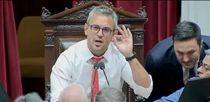 El gobierno se debate entre operaciones y disputas de poder