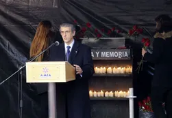 Para el presidente de la AMIA, "no puede ser que la comunidad judía encabece el litigio"