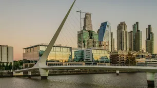 Para la revista Forbes, la economía argentina es "patética"