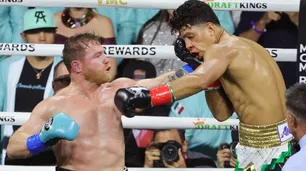En vibrante choque, Canelo Alvarez venció a su compatriota Jaime Munguía, pero no pudo noquearlo