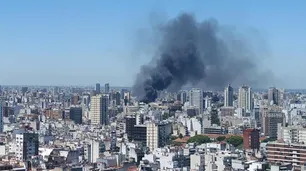 Lograron detener el incendio de un depósito en la zona del Abasto