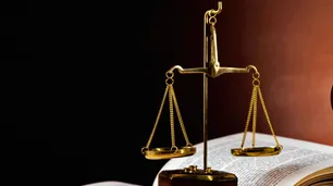 Pegarle en el piso a la Justicia