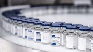 Argentina recibe 218 mil dosis de AstraZeneca y preparan nuevos vuelos a Rusia y China