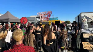 La fiesta ilegal que empezó la noche de fin de año y no se sabe cuándo termina: por qué no la desalojan