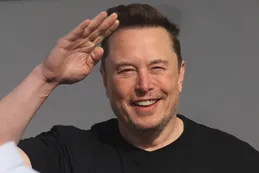 Elon Musk busca mejorar su relación con la industria publicitaria
