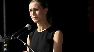 Sanna Marin rompió en llanto por el asedio a su vida privada