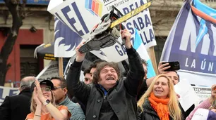 Un informe ligado al peronismo cuestiona el “modelo Milei” y alerta por un nuevo ajuste sobre las provincias