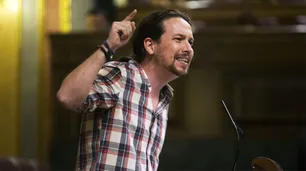 Enfado en Twitter por salvavidas concedido a bancos españoles