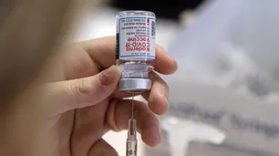 Vacunas: Moderna coopera con un centro de ARNm de la OMS mientras Pfizer declina ayudar