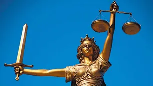 Justicia líquida