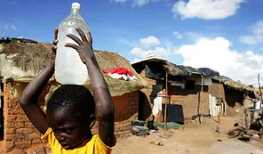 Si pensaba que la crisis monetaria de Argentina era nefasta, piense en Zimbabue