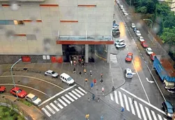 Video | Así comenzaron los robos y destrozos de la barra de Platense en Dot