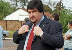 Echaron al ministro que gastó $830 mil para conseguir fans en Facebook