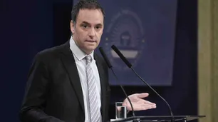 Tras la polémica con Pettovello, Adorni confirmó que atenderán "uno por uno" a los que tengan hambre