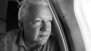 Salió Julián Assange: las islas remotas donde lo liberaron y el emotivo regreso a Australia