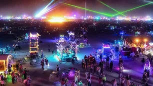 Qué es Burning Man: arte en el desierto y un hombre gigante en llamas en un espectacular festival en Estados Unidos