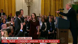 Rivales CNN y Fox se alían en la lucha contra decisión de Trump