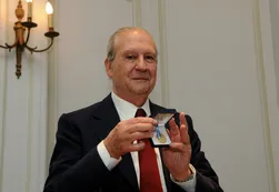 Premian a Enrique Pescarmona por su trayectoria en el desarrollo industrial