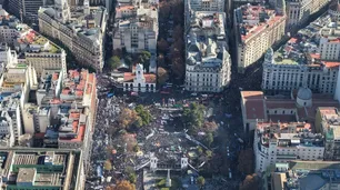 Una multitud por Cristina Kirchner: las postales de la vigilia frente a su domicilio