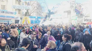 El himno de Los Redondos con el que terminó el acto en apoyo a Cristina Kirchner: "Todo preso es político"