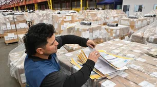 Ya está en marcha el operativo de distribución de urnas y votos en todo el país