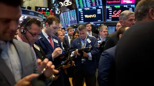 Acciones de EE.UU. se mantienen en un nivel record a la espera de un acuerdo de paz en Medio Oriente