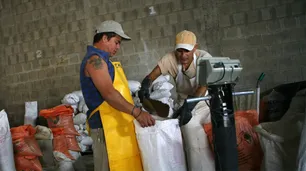 Colón costarricense en menor nivel desde 2012 por déficit fiscal