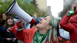 Una de cada tres mujeres sufrió violencia en las redes sociales en Argentina