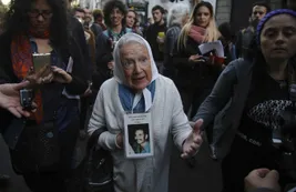 Nora Cortiñas permanece internada en terapia intensiva tras una operación