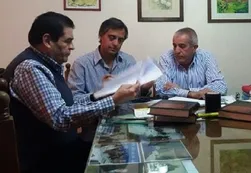 Tras la recomendación de tomar "medio vaso", el gobierno de San Juan limita el consumo de agua