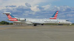 Cómo era el Bombardier CRJ 700 que chocó contra un helicóptero militar Sikorsky en Washington