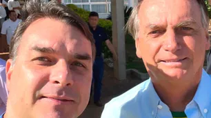 Un hijo de Bolsonaro asoció a Lula con "el demonio" y lo multaron con mil dólares