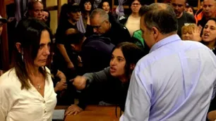 Escándalo en el Concejo Deliberante de Villa Gesell: gritos, amenazas y objetos voladores