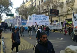 Policías bonaerenses marcharon en la Plata por el matrimonio de efectivos asesinado