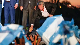 Alberto eligió distritos opositores para encarar el último tramo de la campaña