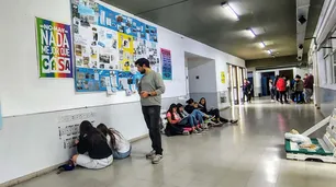 Estudiantes secundarios lanzan una original campaña contra el bullying