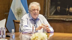 "Vacunatorio vip": se reactiva la causa y citan a declarar a Ginés González García por presunto peculado