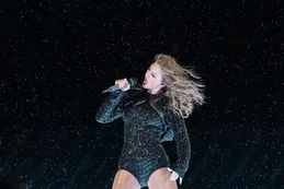 Taylor Swift revoluciona las redes con el anuncio de su duodécimo álbum en "pre-preventa"