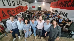 Juan Manuel López cerró su campaña en el comité de la UCR de Magdalena: "No caigan en la trampa de la polarización"