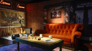 Friends cumplió 25 años y estrenó café temático en Palermo